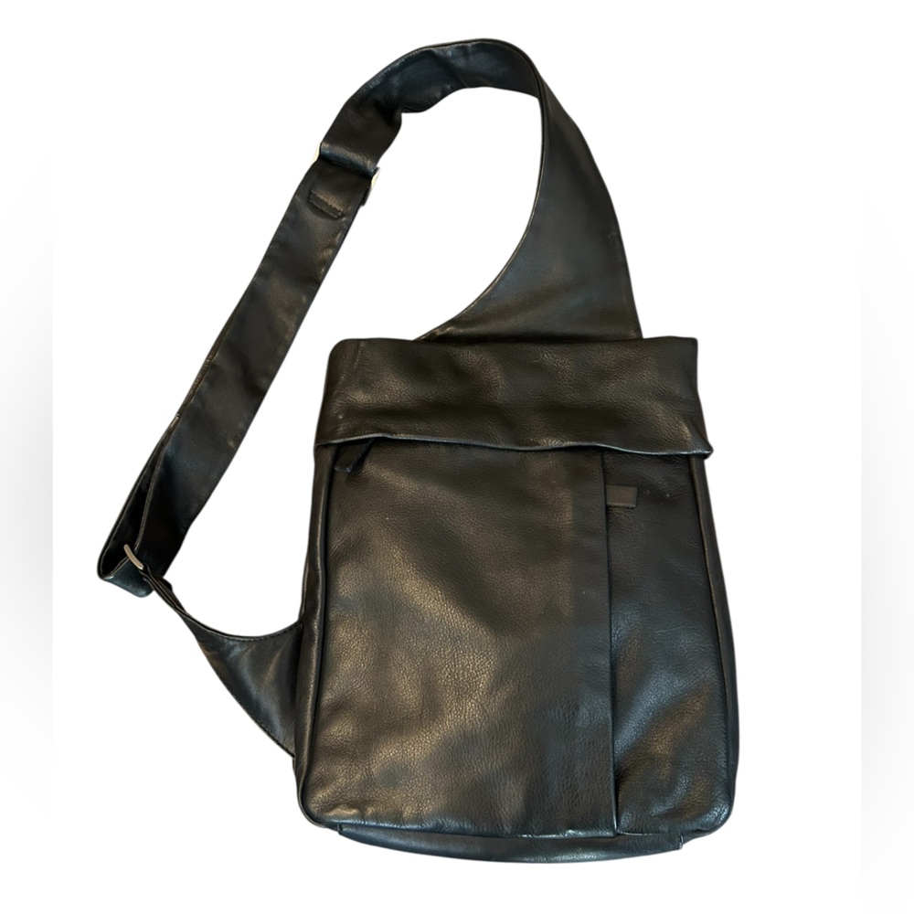 Marco Buggiani Minimalist Black Leather Shoulder Bag for Women made in Italy